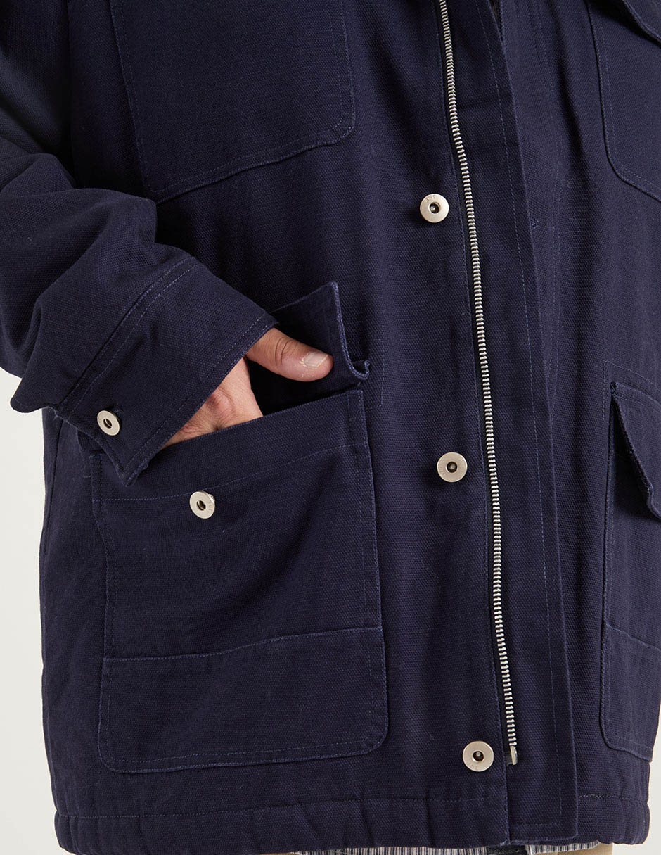 Chamarra con bolsillos para hombre 4